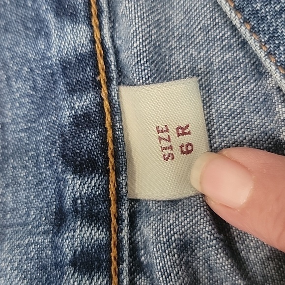Abercrombie & Fitch 1892 Size 6, Vintage Cuffed Capri Jeans, Exc. Used Condition - Picture 10 of 15